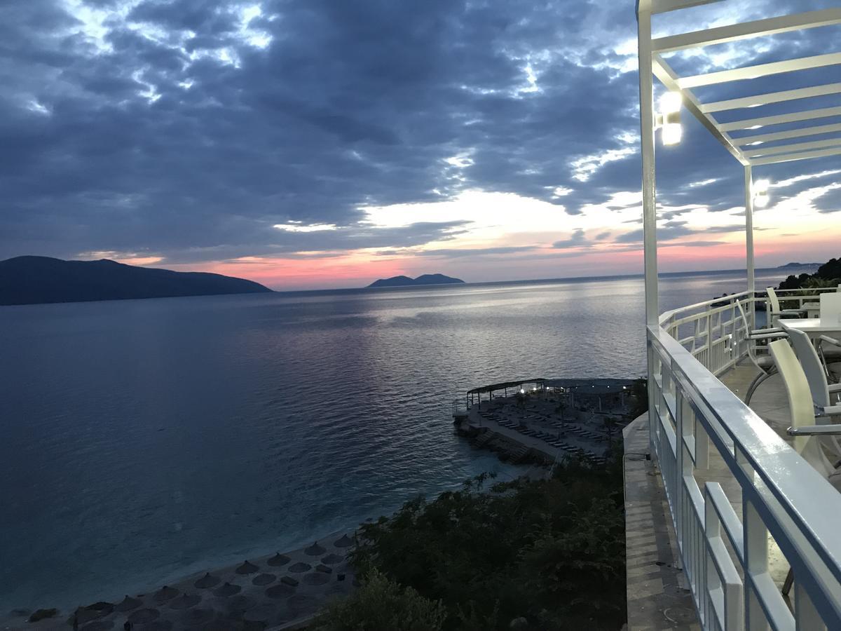 Envi Hotel Vlorë Buitenkant foto