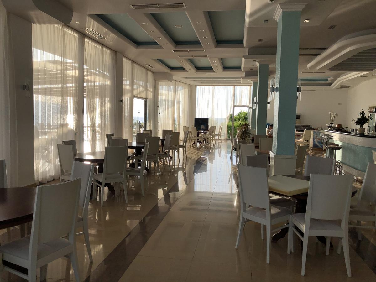 Envi Hotel Vlorë Buitenkant foto